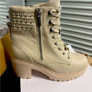 Steve Madden chunky heel studded boot Sz 10